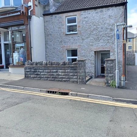 2 Bedroom Cottage In Porthcawl Bagian luar foto