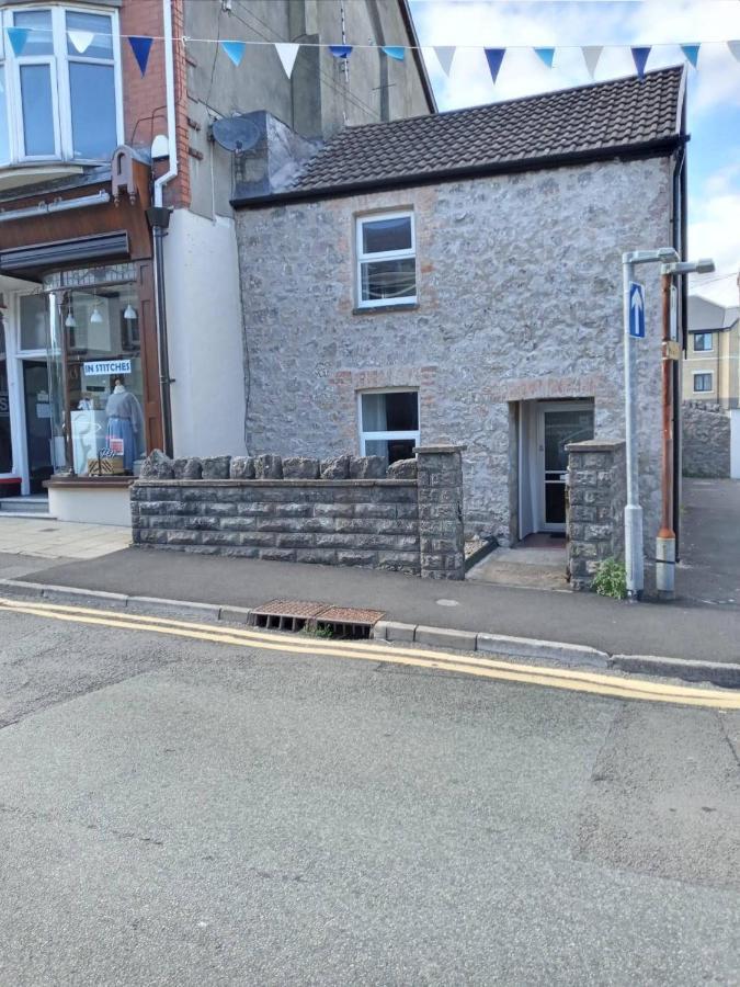 2 Bedroom Cottage In Porthcawl Bagian luar foto